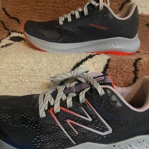 New Balance Women's navy blue and grey Sneakers